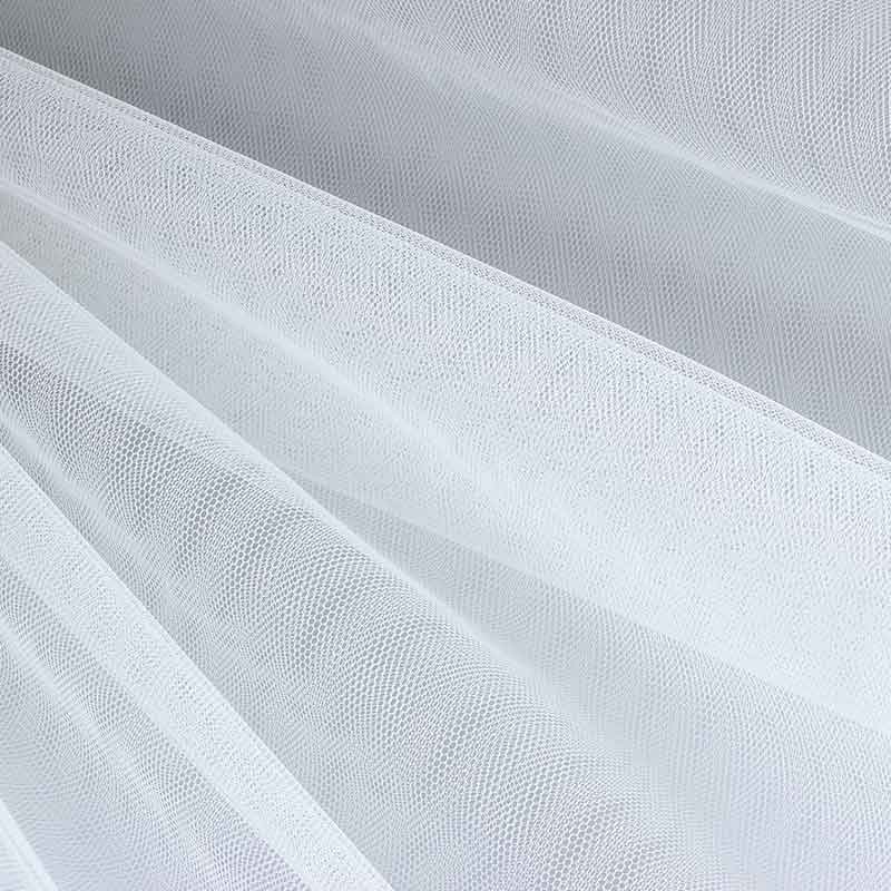 Fire-retardant tulle broken white