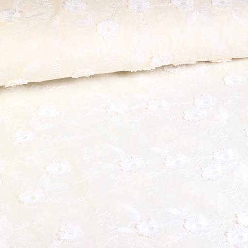 Catchy broderie bloem fabric ecru